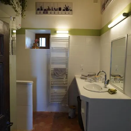 Le Petit Castellas Bed & Breakfast *
